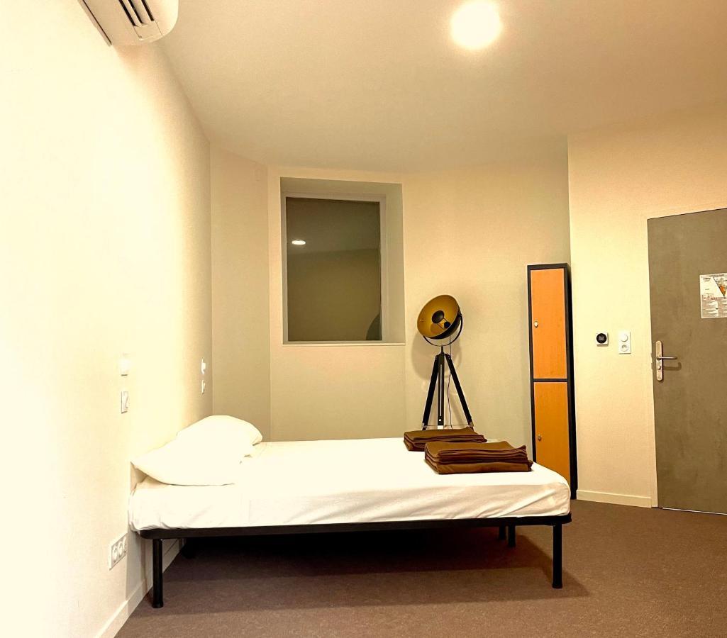 Hostel Flamingo Nimes Gare Centre エクステリア 写真